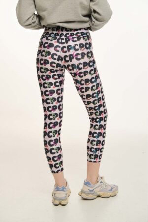 4251083001-2-1050x1574