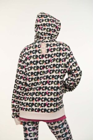 4253083001-3-1050x1574