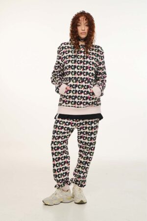 4276083001-1-1050x1574