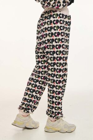 4276083001-2-1050x1574