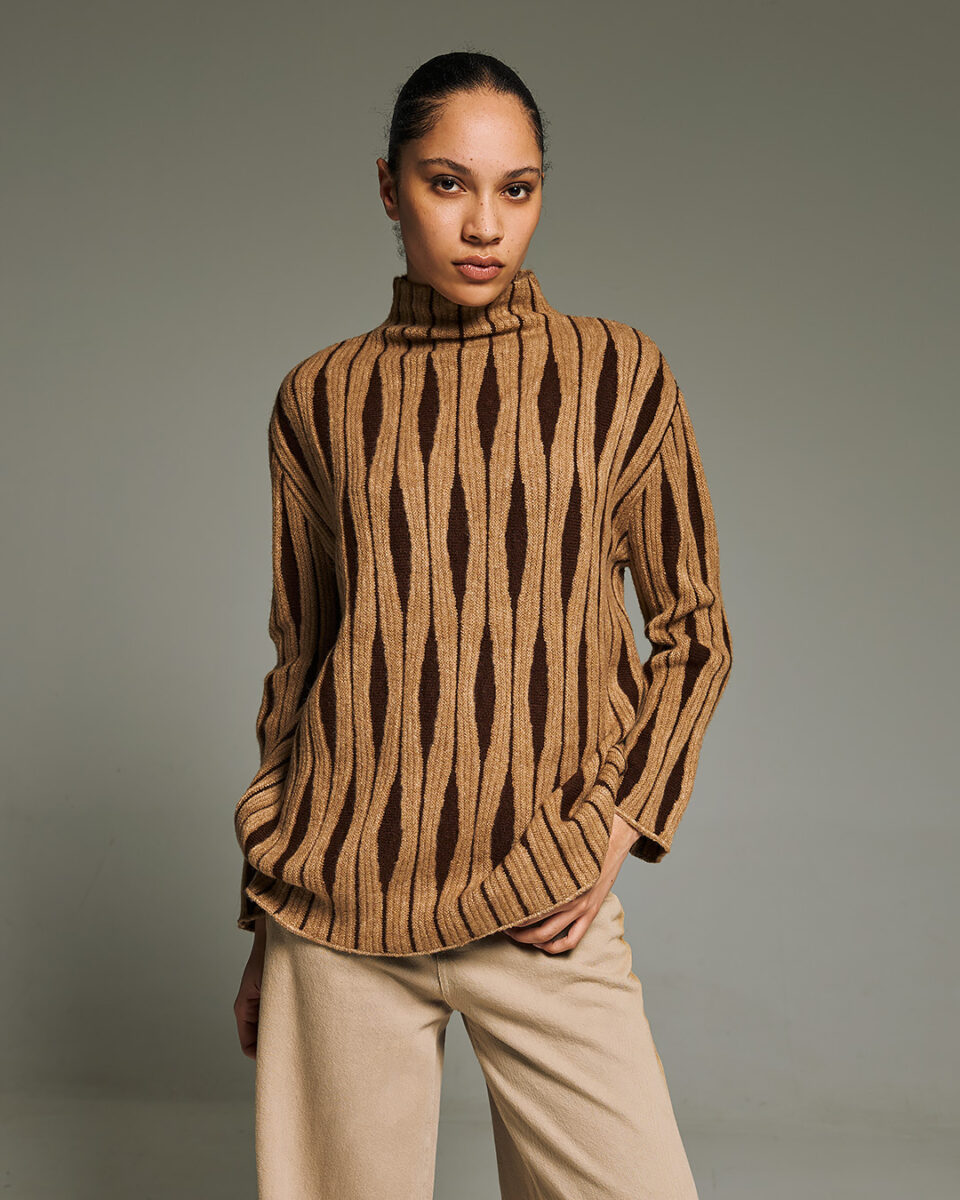 Rombus Knit Sweater Camel