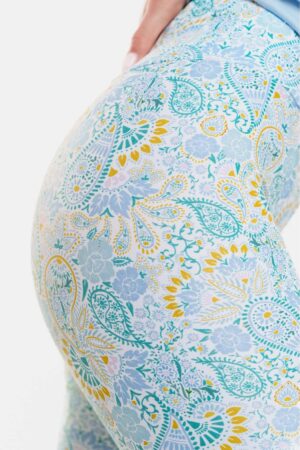 4539091005-5-1050x1574