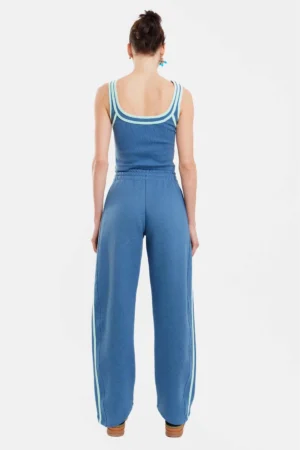 4562076010-3-1050x1574